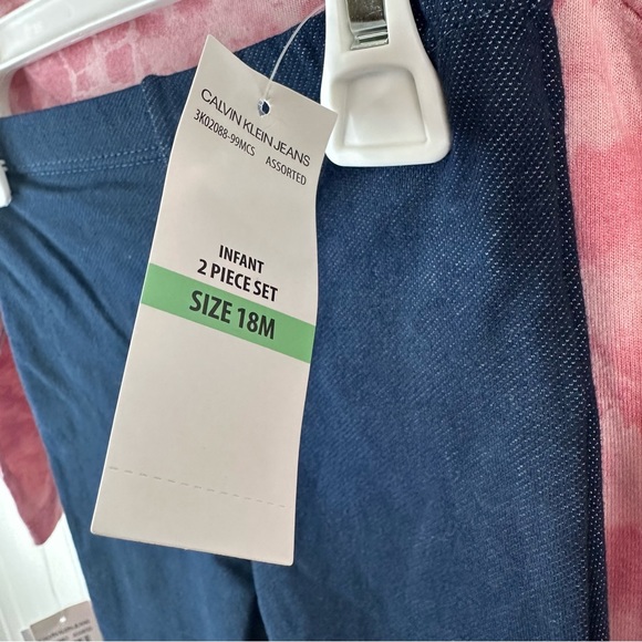 Calvin Klein Jeans 2-Piece Set for Infant Girls 18M - New With Tags - Picture 7 of 9